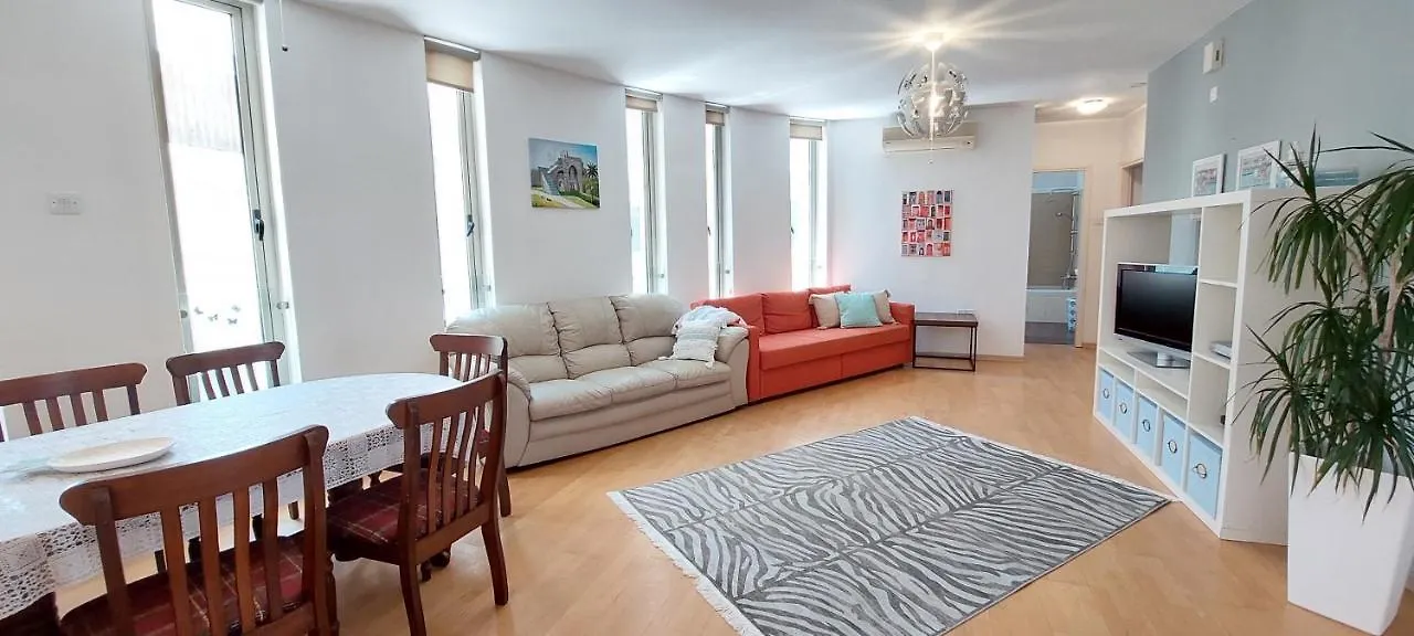 City Flats Complex Apartment Larnaca 0*,